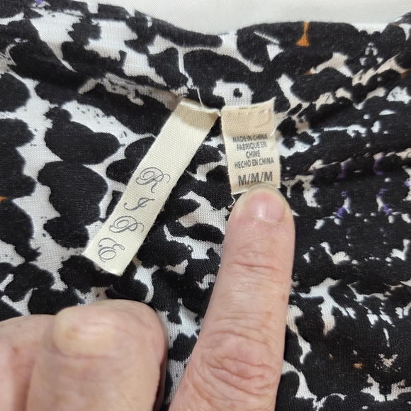 H&M Black and White Open Back And Puff Sleeve Dress Size Med - Picture 8 of 8